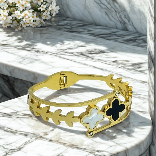 Black and white clover bracelet | Premium Quality | Elegant Kids Jewelry | Stainless Steel Gold Plated | Anti-tarnish | Daily wear | TE-GPKB-2311-005