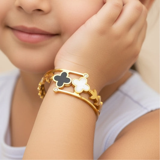 Black and white clover bracelet | Premium Quality | Elegant Kids Jewelry | Stainless Steel Gold Plated | Anti-tarnish | Daily wear | TE-GPKB-2311-005