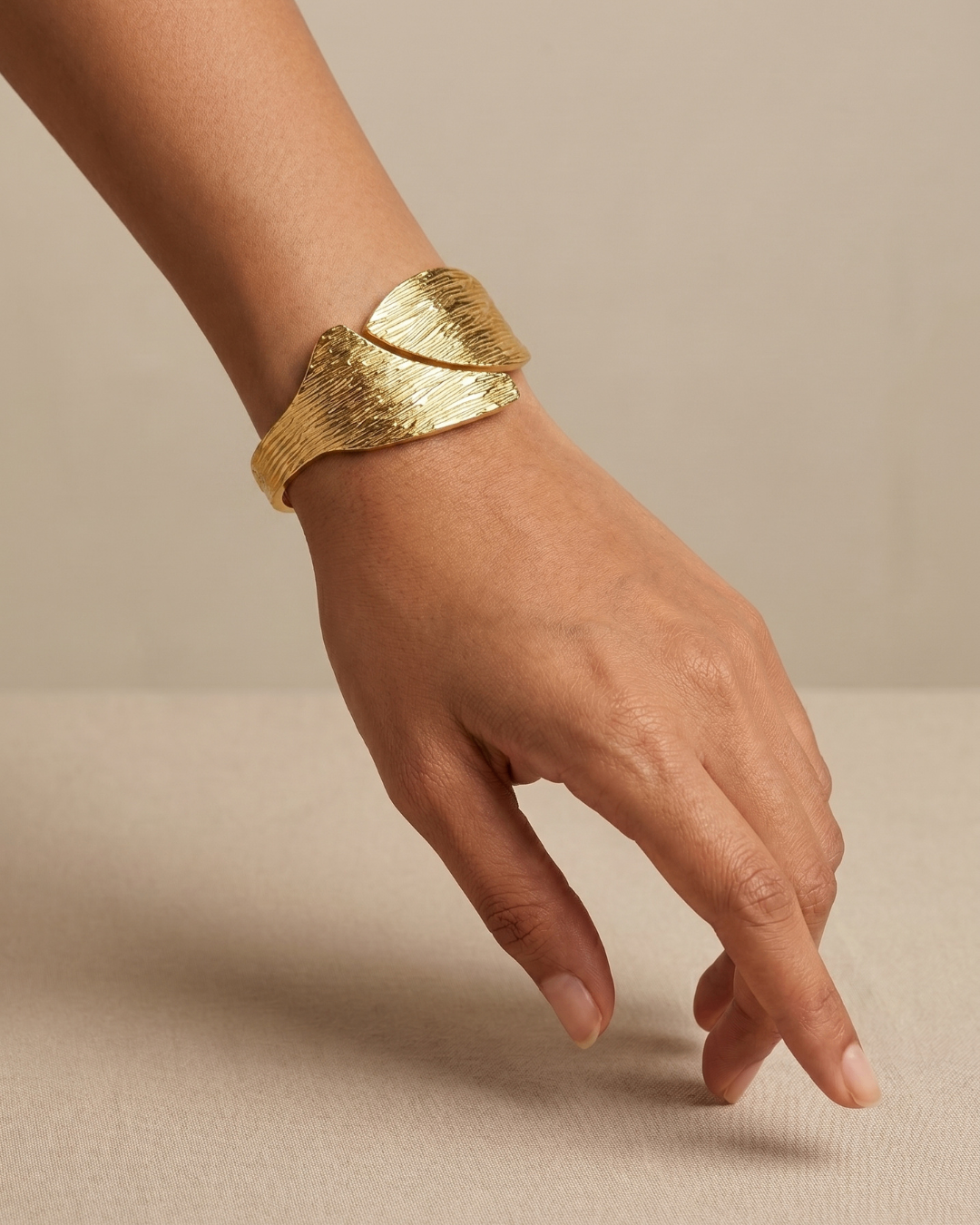 Luxury Textured Gold Leaf Bracelet  | Stainless Steel Gold Plated