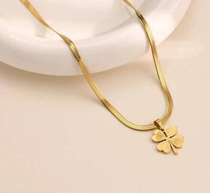 Flower Pendant Snake Necklace | Stainless Steel Gold Plated | Anti-tarnish Necklace | Daily wear | TE-GPC-0511-021