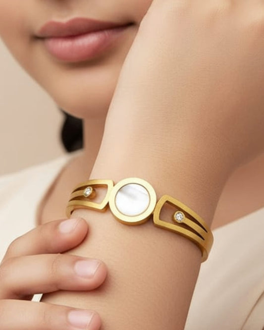 White Pearl finish and Zircon Stone Bracelet | Premium Quality | Elegant Kids Jewelry | Stainless Steel Gold Plated | Anti-tarnish | Daily wear | TE-GPKB-2311-001