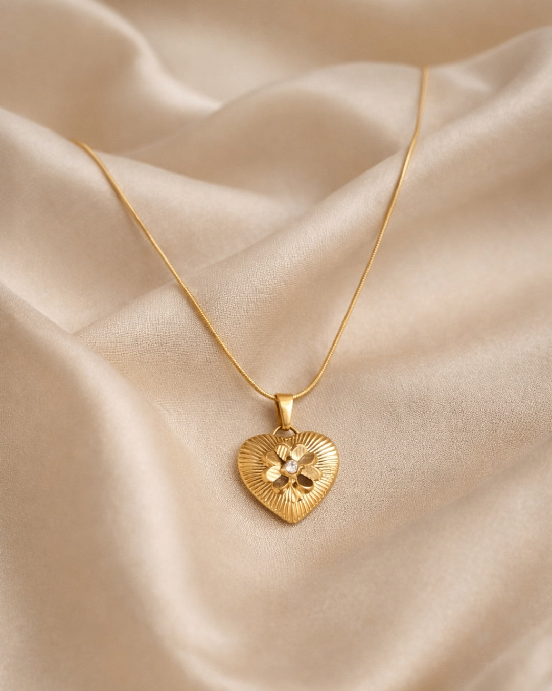 Gold Heart Blossom Pendant Necklace | Stainless Steel Gold Plated | Anti-tarnish Necklace | Daily wear | TE-GPC-0511-031