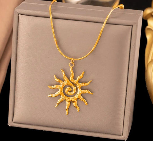 Sun pendant necklace | Stainless Steel Gold Plated | Anti-tarnish Necklace | Daily wear | TE-GPC-0511-028