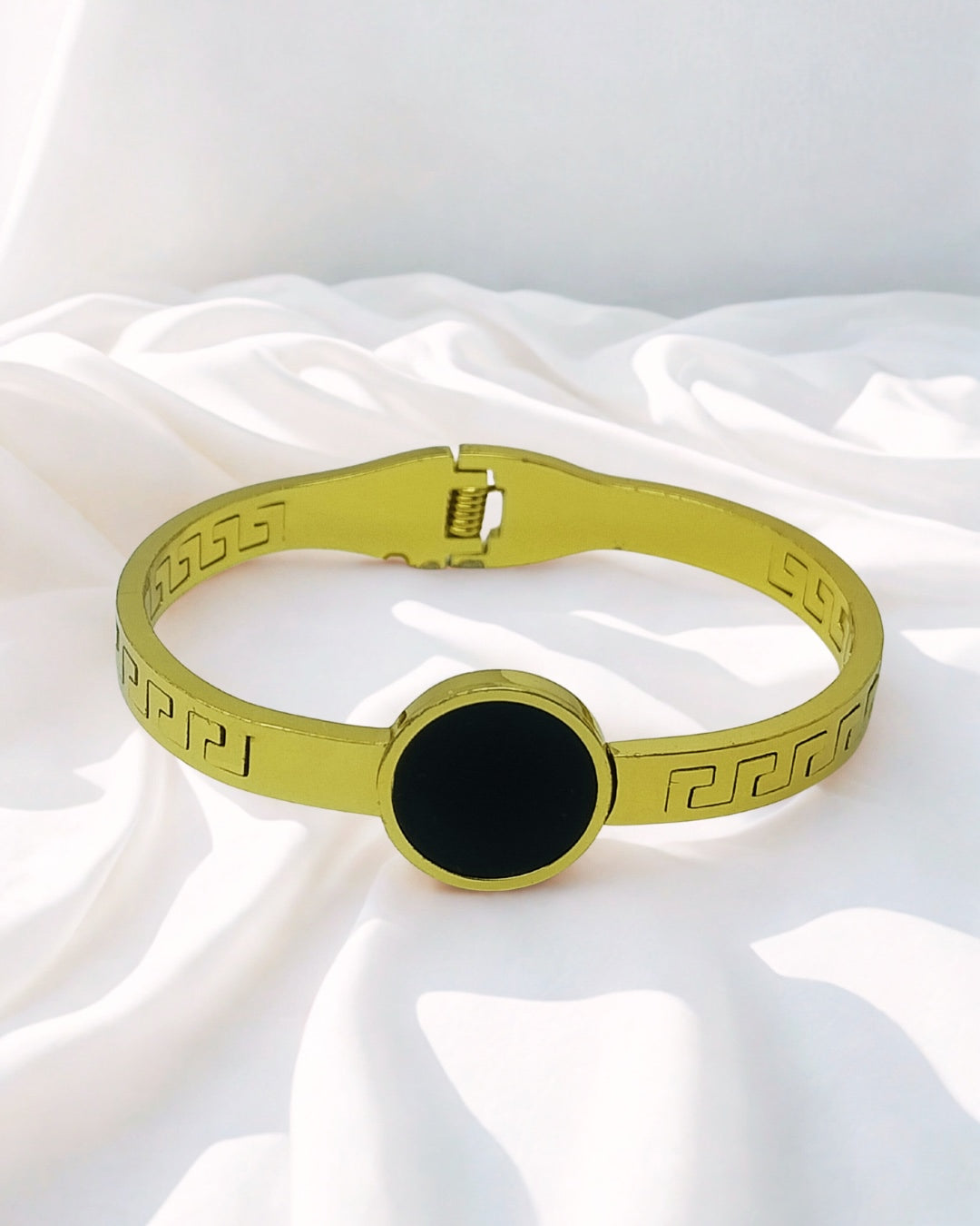 Black Round Charm bracelet | Premium Quality | Elegant Kids Jewelry | Stainless Steel Gold Plated | Anti-tarnish | Daily wear | TE-GPKB-2311-011