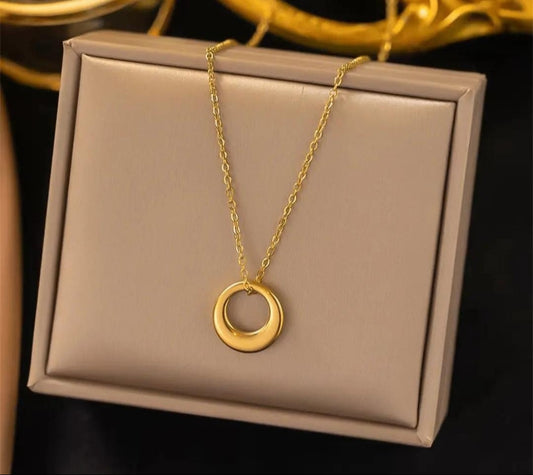 Circle Pendant Necklace | Stainless Steel Gold Plated | Anti-tarnish Necklace | Daily wear | TE-GPC-0511-024