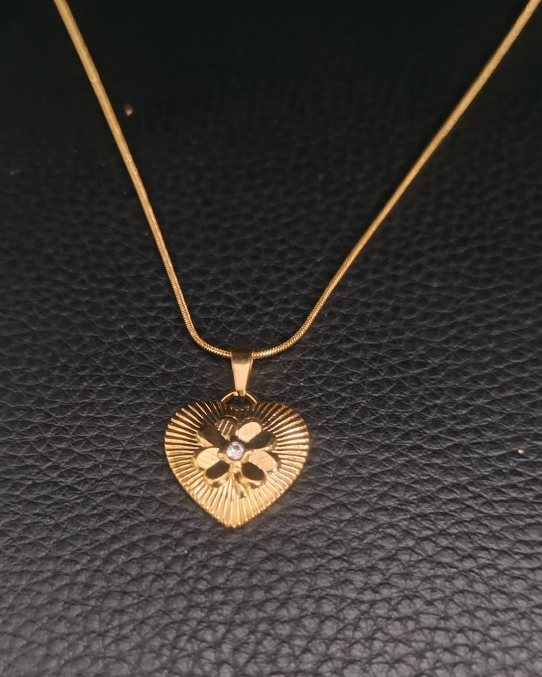 Gold Heart Blossom Pendant Necklace | Stainless Steel Gold Plated | Anti-tarnish Necklace | Daily wear | TE-GPC-0511-031