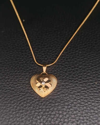 Gold Heart Blossom Pendant Necklace | Stainless Steel Gold Plated | Anti-tarnish Necklace | Daily wear | TE-GPC-0511-031
