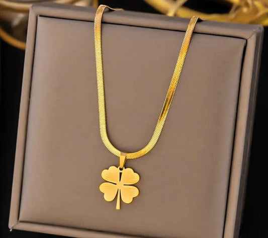 Flower Pendant Snake Necklace | Stainless Steel Gold Plated | Anti-tarnish Necklace | Daily wear | TE-GPC-0511-021